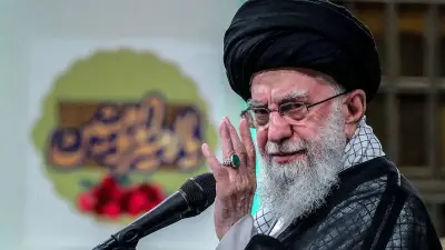 تظاهرة برلين التاريخية: 100 ألف إيراني يرفعون شعار البديل الديمقراطي لنظامي الشاه والملالي