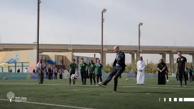 ولي عهد بريطانيا الأمير ويليام يشهد تدريبات كرة القدم النسائية في مدينة مسك الرياضية