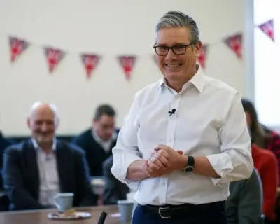 رئيس الوزراء البريطاني كير ستارمر يرفض الاستقالة رغم الأزمة السياسية المتصاعدة