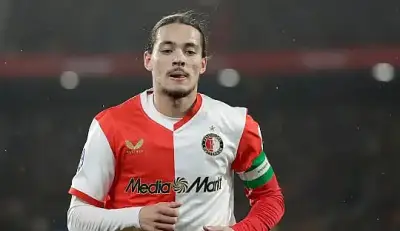 نجوم عرب يتألقون في الدوري الهولندي: حاج موسى وصيباري وأوعيسى يخطفون الأنظار بمهارات المراوغة