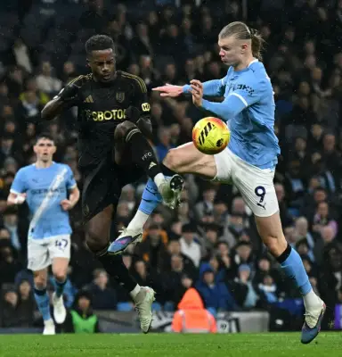الدوري الإنجليزي: سيتي يقترب من أرسنال واستون فيلا يلاحق في سباق ساخن