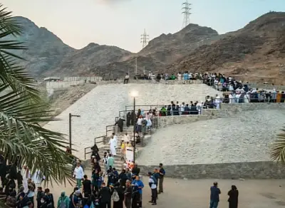 حي حراء الثقافي في مكة يشهد إقبالاً واسعاً من الزوار والمعتمرين