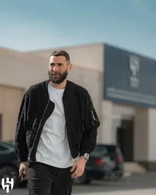 خبير قانوني يوضح: نظام البطولة الآسيوية يمنع مشاركة بنزيما مع الهلال حالياً