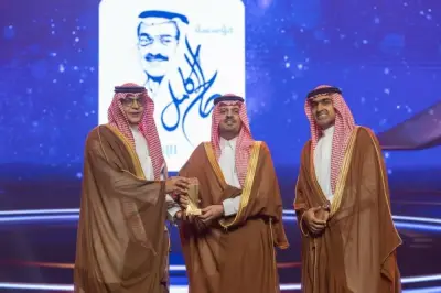 نائب أمير مكة المكرمة يتوّج مؤسسة صالح عبدالله كامل الإنسانية بجائزة التميّز الاجتماعي