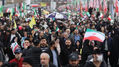 حادثة تلفزيونية صادمة في إيران: مراسل يهتف ضد خامنئي خلال بث مباشر