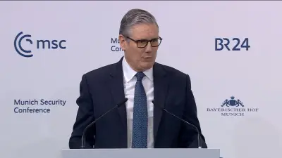 ستارمر يعلن في مؤتمر ميونيخ: بريطانيا ترسل سفنًا حربية إلى القطب الشمالي