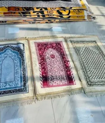 وزارة الشؤون الإسلامية توجّه الأئمة بإزالة سجادات حجز أماكن الصلاة وتؤكد على منع التعدي على حقوق المصلين