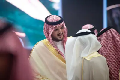 الأمير فواز بن سلطان يستقبل المهنيين ويؤكد دعمه لمسيرة التنمية الشاملة في الطائف