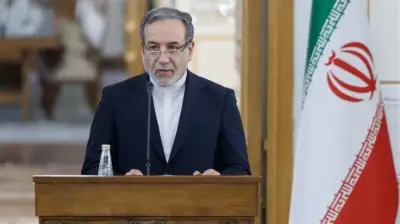 وزير الخارجية الإيراني يلتقي رئيس الوكالة الدولية للطاقة الذرية في جنيف استعداداً للمفاوضات مع الولايات المتحدة