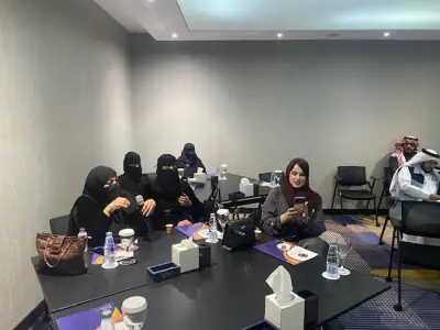 أمسية قصصية لسفارة جمعية الأدب المهنية في خميس مشيط تبرز إبداعات الكتاب المحليين