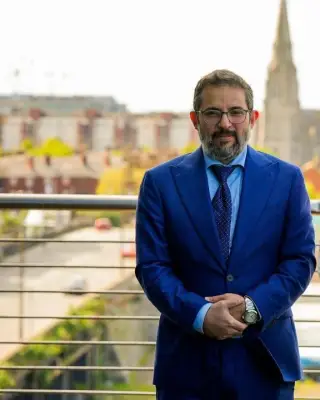 جامعة أمريكية عريقة تُكرّم بروفيسوراً سعودياً لإسهاماته البارزة في نجاح الطلبة عالمياً