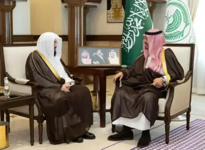 نائب أمير مكة يستقبل إمام وخطيب المسجد الحرام بجدة في لقاء رسمي