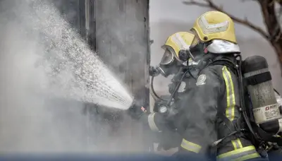 الدفاع المدني بجازان يسيطر على حريق في محل تجاري بحي الشاطئ دون إصابات