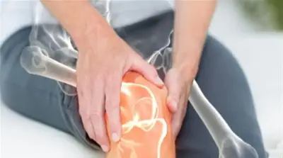 دراسة: تناول كوب حليب بعد تمارين المقاومة يعزز قوة العظام لدى كبار السن