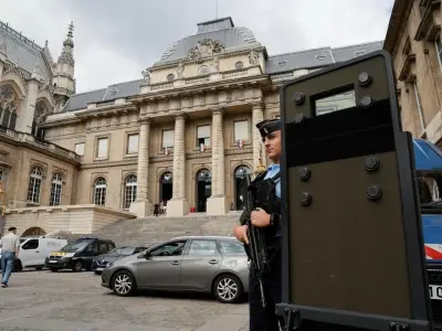 فرنسا توقف مراهقين خططا لهجوم إرهابي على مركز تجاري أو قاعة حفلات