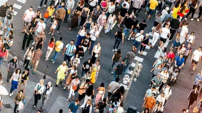 كيف تحولت أجمل الوجهات السياحية العالمية من الترحيب بالسياح إلى فرض القيود والحواجز؟