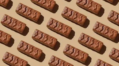 تأثير الأطعمة فائقة المعالجة على صحة الأمعاء: دراسة تكشف مخاطر المواد المضافة