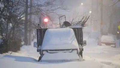 عواصف ثلجية قوية تضرب شمال شرق أمريكا وتدفع حكام الولايات لإعلان حالة الطوارئ