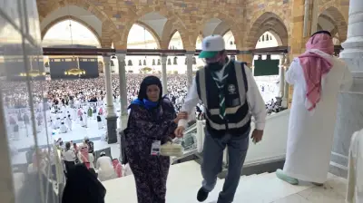 كشف الحرم المكي يتحول إلى بوصلة رحمة تنقذ المسنين والتائهين بين جموع المعتمرين