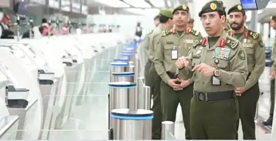 مدير عام الجوازات يتفقد صالات مطار الملك عبدالعزيز الدولي استعداداً لموسم العمرة الرمضاني