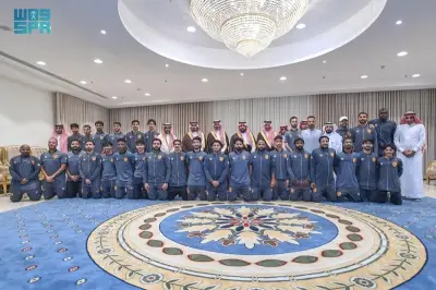 أمير جازان يستقبل نادي بيش بمناسبة صعوده للدرجة الثانية ويهنئهم بالإنجاز