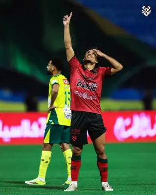 الخلود يحقق فوزاً قاتلاً على الخليج بثلاثة أهداف لهدفين في دوري روشن السعودي