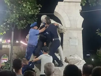 للمرة السادسة.. تمثال 'عين الفوارة' في الجزائر يتعرض للتخريب بذراع مكسورة