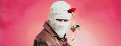 نقابة المهن الموسيقية في مصر تكشف أخيراً عن الهوية الحقيقية للمغني المقنع توو ليت