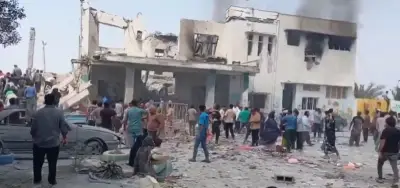 البيت الأبيض: ترمب يتابع الوضع من فلوريدا بينما إيران تغلق مضيق هرمز وتصر على حقوقها النووية