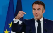 ماكرون يدعو لبناء هيكل أمني أوروبي جديد بمشاركة روسيا ويصف إدارة ترمب بـ