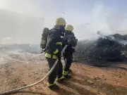 الدفاع المدني بالرياض يسيطر على حريق محدود في أرض مسورة بحي أم الحمام الغربي دون إصابات