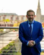 جامعة أمريكية عريقة تُكرّم بروفيسوراً سعودياً لإسهاماته البارزة في نجاح الطلبة عالمياً