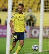 غريب يكشف لـ«عكاظ»: مستقبلي مع النصر لم يُحسم بعد والهلال يترقب القرار