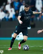 جدال بنزيما وإنزاغي يهز غرفة ملابس الهلال بعد تعادل الكلاسيكو في دوري روشن