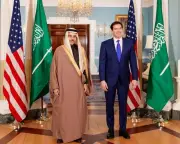 وزير الخارجية السعودي والأمريكي يناقشان تعزيز الاستقرار الإقليمي في لقاء ثنائي