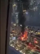 دبي تسيطر على حريق في نخلة جميرا وتعلن اعتراض صواريخ إيرانية