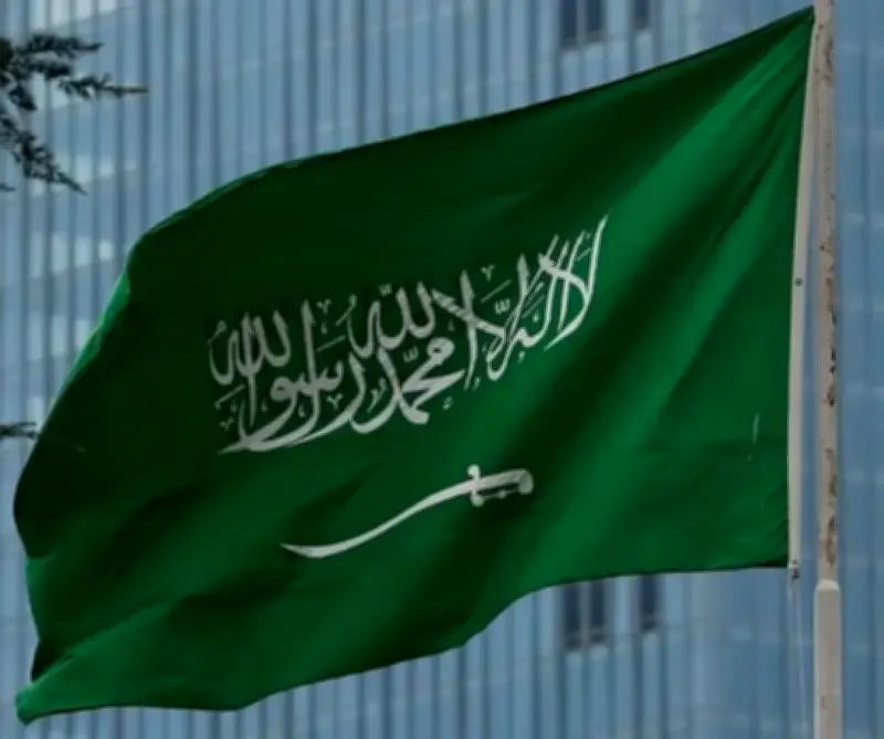 السعودية تدين الهجوم الإيراني على السفارة الأمريكية بالرياض وتؤكد حقها في الرد