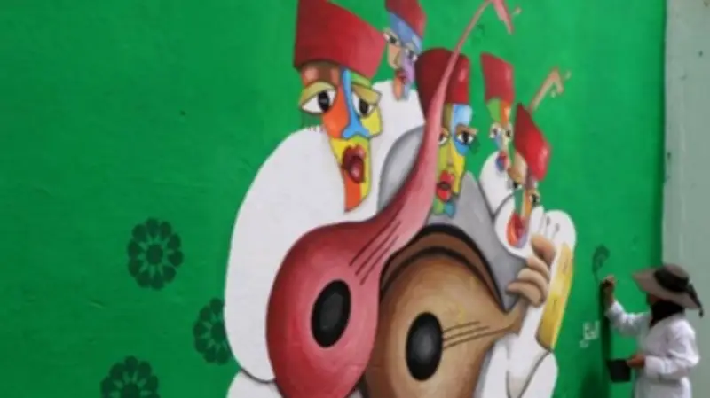 أصيلة بين ذاكرة الفن المنظم وفوضى الرسم العشوائي على الجدران