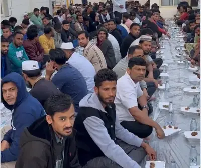 مواطن الخبر عبدالكريم اليحيى يواصل إفطار 300 صائم يوميًا في منزله منذ 20 عامًا