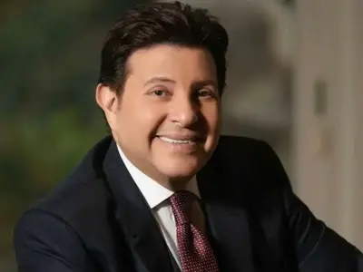 وعكة صحية جديدة تصيب الفنان هاني شاكر بعد عملية جراحية سابقة