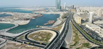 عُمان تستهدف ناقلة نفط خاضعة لعقوبات قرب مضيق هرمز في عملية أمنية بحرية