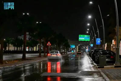 أمطار خفيفة تروي مدن المنطقة الشرقية وتلبّد السماء بالغيوم