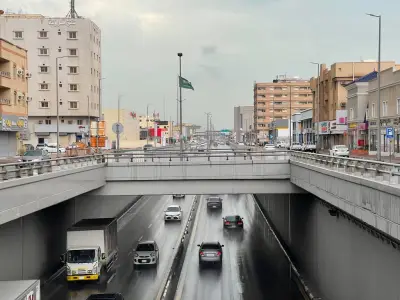 أمطار متوسطة تنعش أجواء الشرقية وحركة مرورية انسيابية بلا إغلاقات