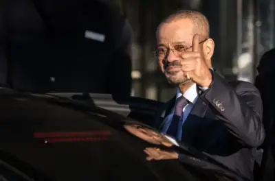 عُمان تجدد دعوتها للدبلوماسية لتهدئة الصراع مع إيران وتؤكد توفر خيارات سياسية