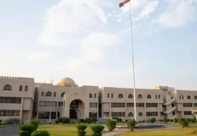 الكويت: طفلة تلقى حتفها وأفراد عائلتها يصابون جراء سقوط حطام أهداف جوية معادية على منزل سكني