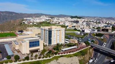 تعليم عسير يحول الدراسة عن بُعد في مدارس نطاق الإنذار الأحمر اليوم