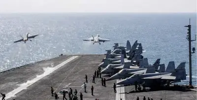 إيران تعلن استهداف حاملة الطائرات الأمريكية أبراهام لينكولن بطائرات مسيرة بحرية