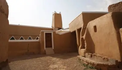 مشروع الأمير محمد بن سلمان يطور مسجد الزرقاء التاريخي في ثرمداء ضمن جهود الحفاظ على التراث المعماري