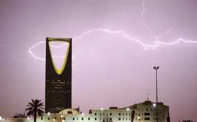 الأرصاد: أمطار رعدية غزيرة وسيول على الشرقية والرياض ورياح مثيرة للغبار