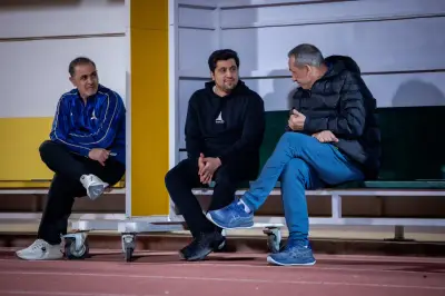 لجنة الانضباط تفرض غرامة على مدرب الخليج دونيس قبل مواجهة النصر